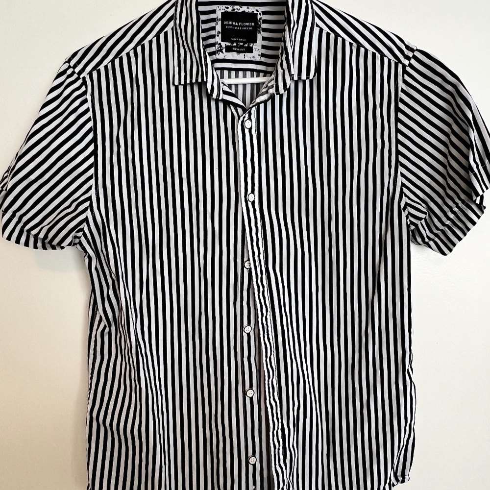 Short sleeve striped button up